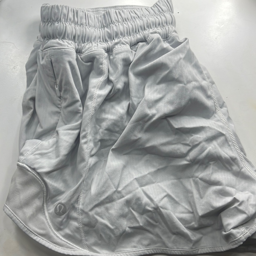 white lululemon shorts size 2